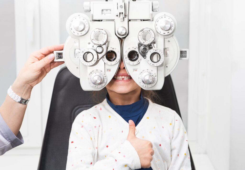eye test phoropter